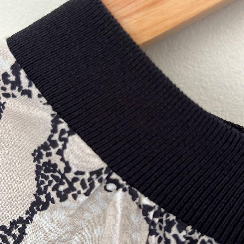 LAST CHANCE:   Beautiful SABA silk top Sz 10 - Picture 5 of 8